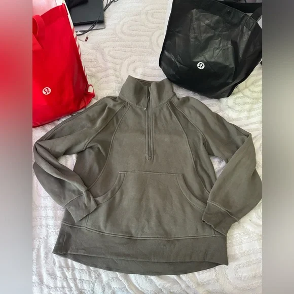 Lululemon scuba sweater size M/L excellent condition - Picture 1 of 10